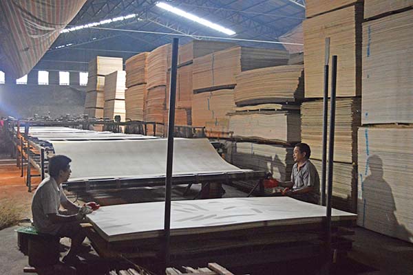 板材烘干线车间现场